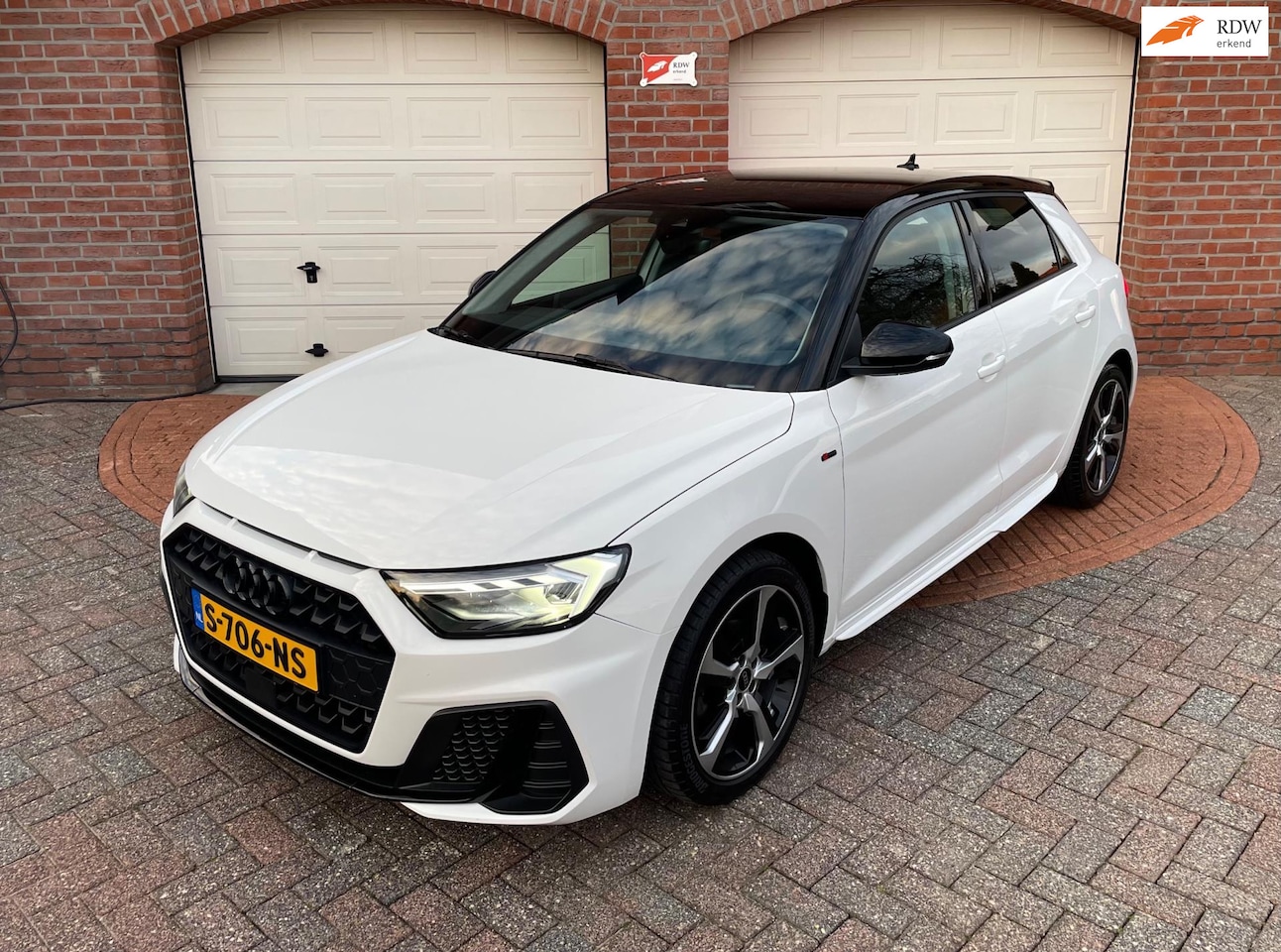 Audi A1 Sportback 35 TFSI S Line Edition 150PK AUTOMAAT BLACK PACK LED