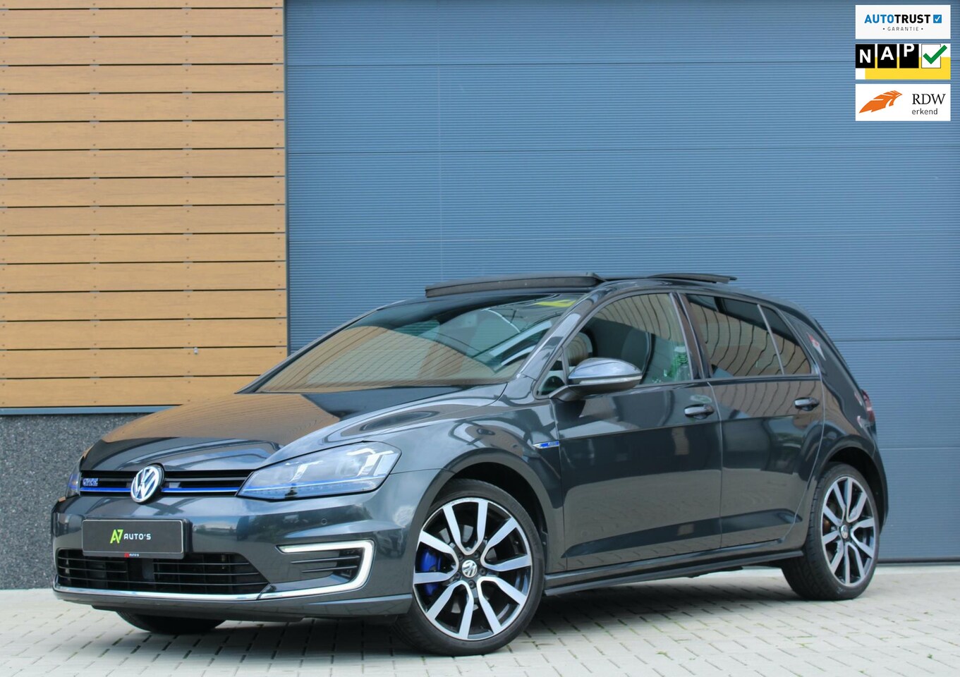 Volkswagen Golf 1 4 TSI GTE PANO KEYLES FRONT ASSIST NAP 2015 Hybride