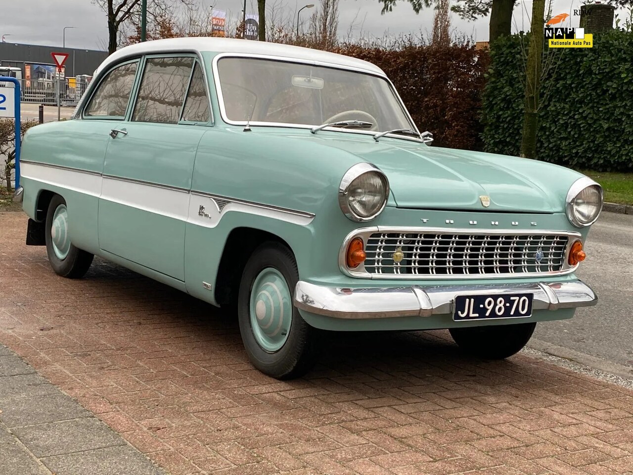 Ford Taunus 12M UNIEKE KLASSIEKER RIJDT SUPER 1962 Benzine