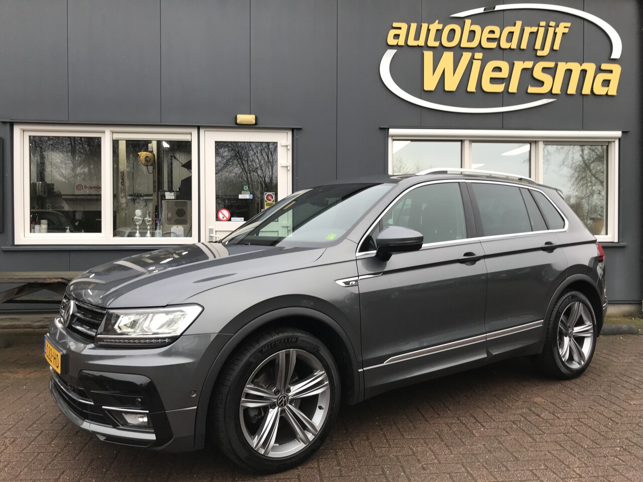 Volkswagen Tiguan 1 5 TSI R Line ACT Highline Business Veel Uitstraling