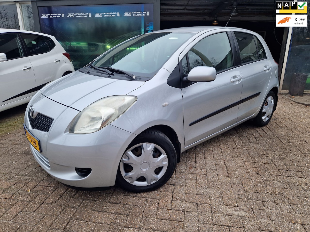 Toyota Yaris 1 3 VVTi Sol MMT 2E EIGENAAR 12MND GARANTIE AUTOMAAT AIRCO