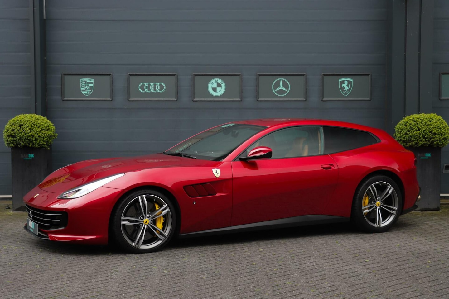 Ferrari Gtc V Lusso Pass Display Lift Keramisch Jbl