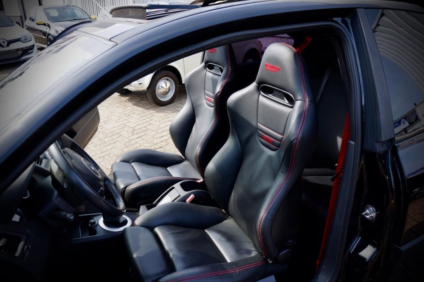 renault-megane-rs-220-euro-1700-in-prijs-verlaagd.jpg