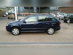 Skoda Fabia Combi - 1.4 16V 75pk Comfort