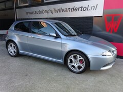 Alfa Romeo 147 - 3.2 V6 GTA | NAVIGATIE | ZWART LEER | ORIGINEEL NEDERLANDS | N.A.P. | UNIEK