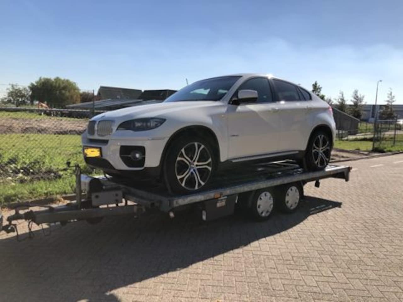 Jan Auto transport in en verkoop Auto Groot