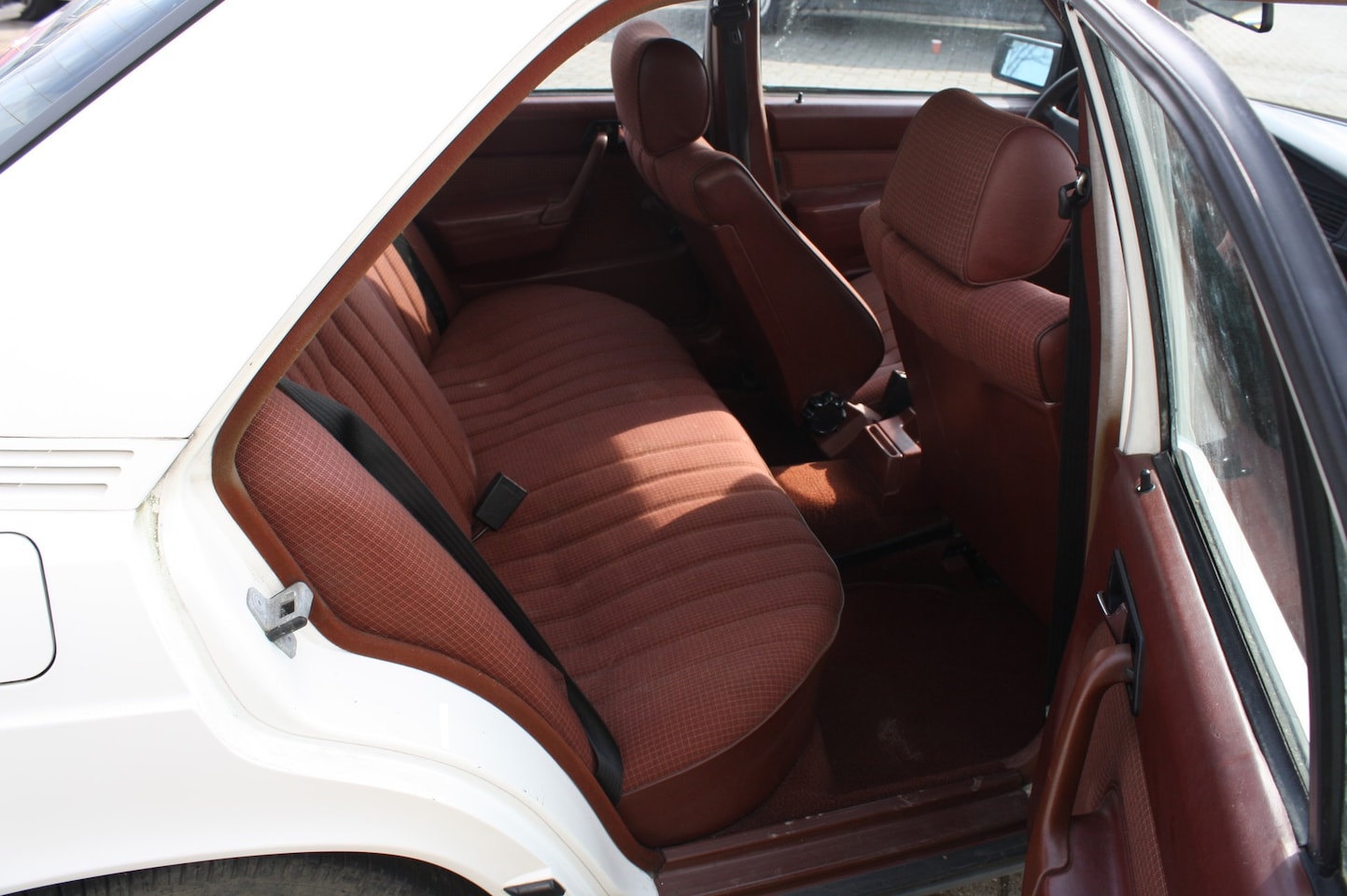mercedes-benz-190-serie-190-2-0-d.jpg