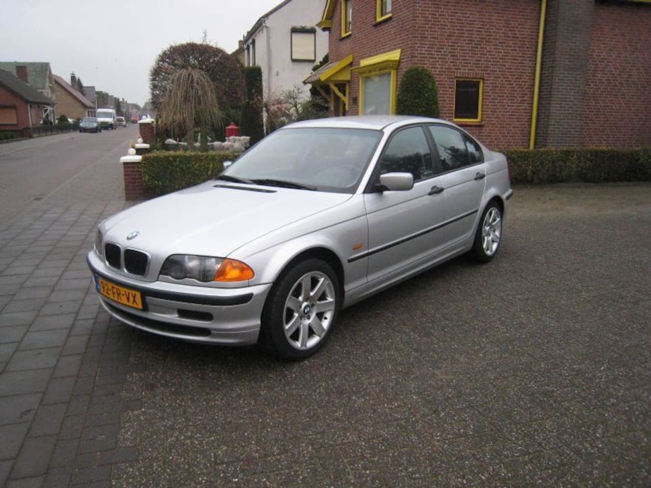 BMW 3-serie - 316i 316i - AutoWereld.nl