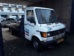 Mercedes-Benz 310 - D Oprijwagen