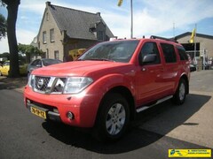 Nissan Pathfinder - 2.5 dCi SE Comfort