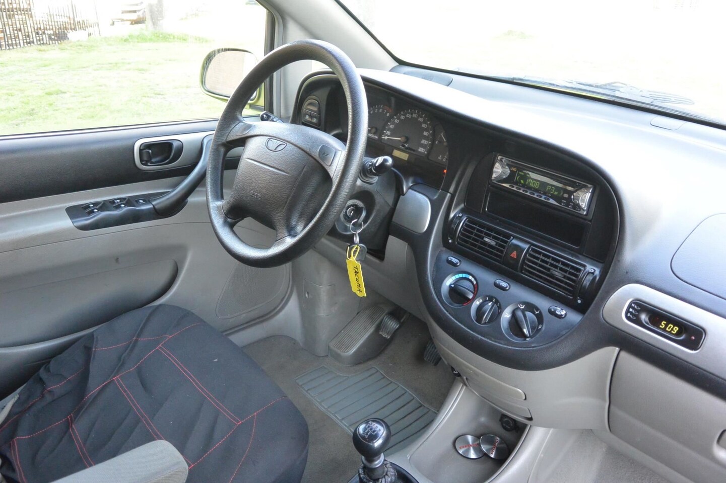 daewoo-tacuma-1-8-sx-airco-stuurbekr-weinig-kms.jpg