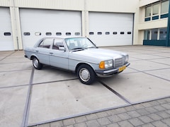 Mercedes-Benz 200-280 (W123) - 200-serie (200 D 1983 ZUINIG EN ZELDZAAM