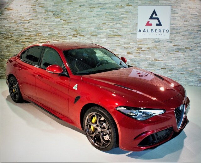 Alfa Romeo Giulia 2 9 V6 Quadrifoglio Rosso Competizione