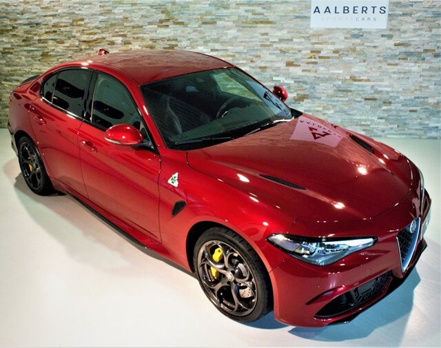 Alfa Romeo Giulia 2 9 V6 Quadrifoglio Rosso Competizione