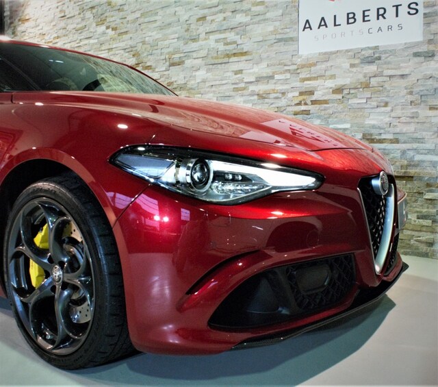Alfa Romeo Giulia 2 9 V6 Quadrifoglio Rosso Competizione