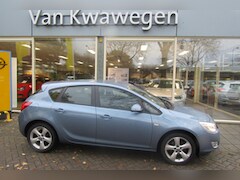 Opel Astra - 1.4 TURBO AIRCO / 17" VELGEN / TREKHAAK
