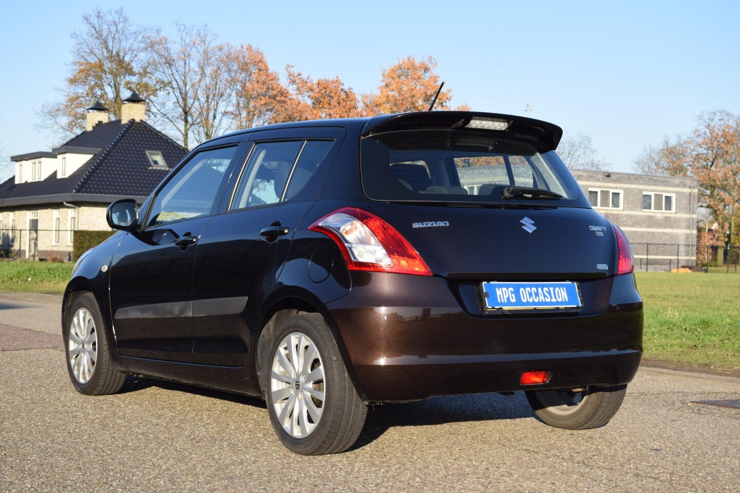suzuki-swift-1-2-bandit-easss-black-friday-sale-navi-stoelvw-airco-elek-pakk-cruise.jpg