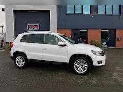 Volkswagen Tiguan - 2.0 TDI 140 pk Cup Sport Trekhaak Navigatie Parkeerassistent Sportvelgen 17 inch 1e Eigena