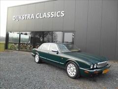 Daimler Double Six - JAGUAR 6.0V12