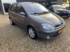 Renault Scénic - 1.6-16V RT Benzine Fijne hoge instap auto luxe uitvoering airco Rijdt en schakelt perfect