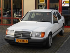 Mercedes-Benz 250 - 200-500 (W124) D AIRCO TREKHAAK AUTOMAAT YOUNGTIMER