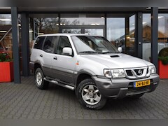 Nissan Terrano - 3.0 DI 5DRS LUXERY VAN