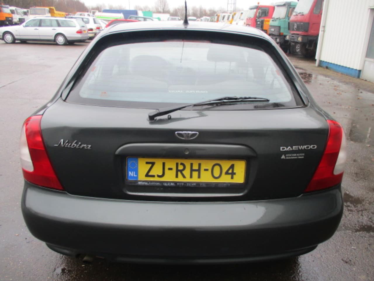 daewoo-nubira-1-6-16v-etec-4drs-hb.jpg