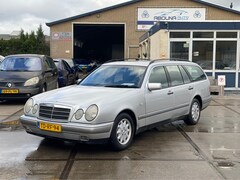 Mercedes-Benz E-klasse Combi - 200 Elegance/Automaat/Airco/Nieuwe APK