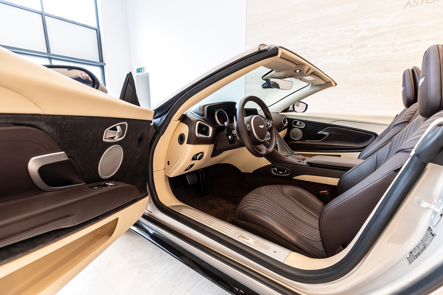 Aston Martin Db11 Volante 4 0 V8 2020 Benzine Occasion