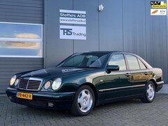 Mercedes-Benz E-klasse - 420 Avantgarde Youngtimer V8 279 pk | Xenon | Climate | PDC | Cruise