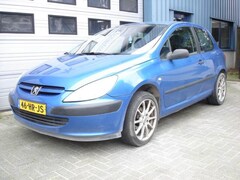 Peugeot 307 - 1.4 XR