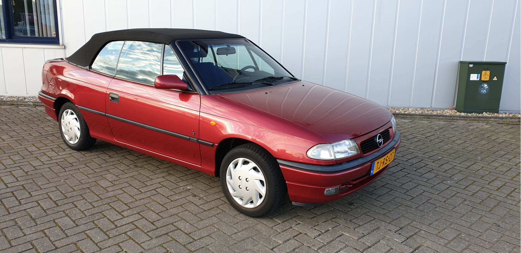 opel-astra-cabriolet-1-6i-lage-kilometerstand-nap-1e-eigenaar.jpg