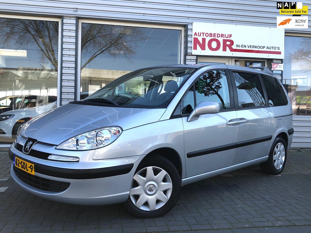 peugeot-807-2-0-sr-7-persoons.jpg