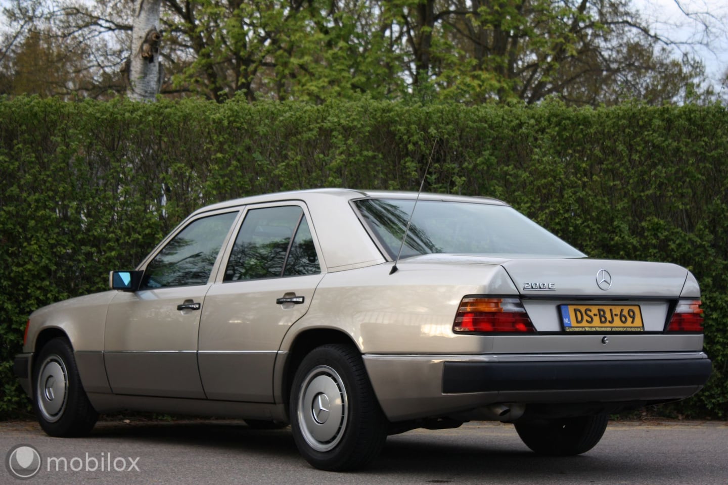 mercedes-benz-200-serie-200-500-200-e.jpg