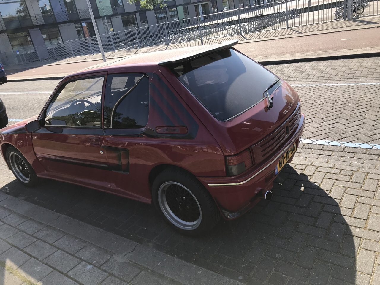 peugeot-205-1-9-gti-gutmann-uitvoering.jpg