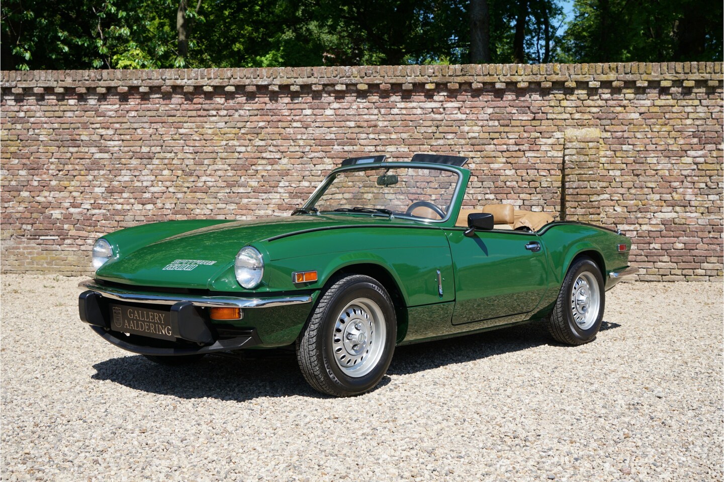 triumph-spitfire-1500-only-3-966-miles-factory-new-condition-overdrive.jpg