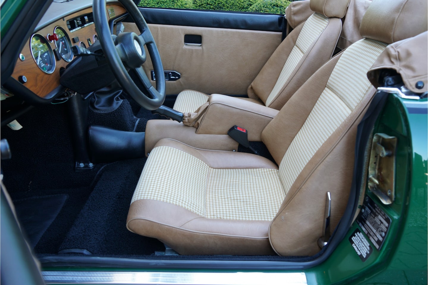 triumph-spitfire-1500-only-3-966-miles-factory-new-condition-overdrive.jpg