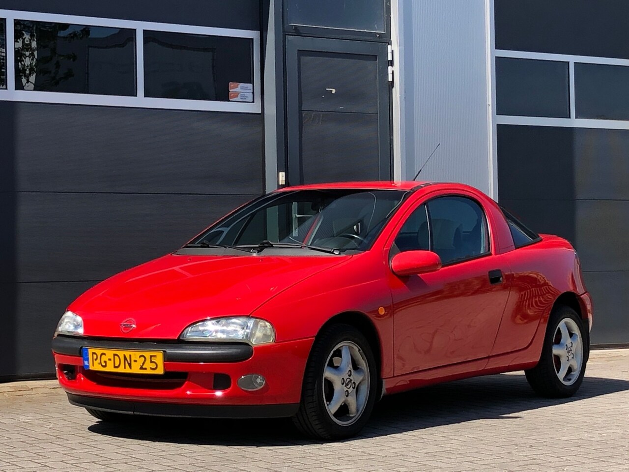 opel-tigra-1-4i-16v-optic-hele-lage-kilometerstand.jpg