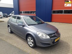 Opel Astra - 1.4 Essentia