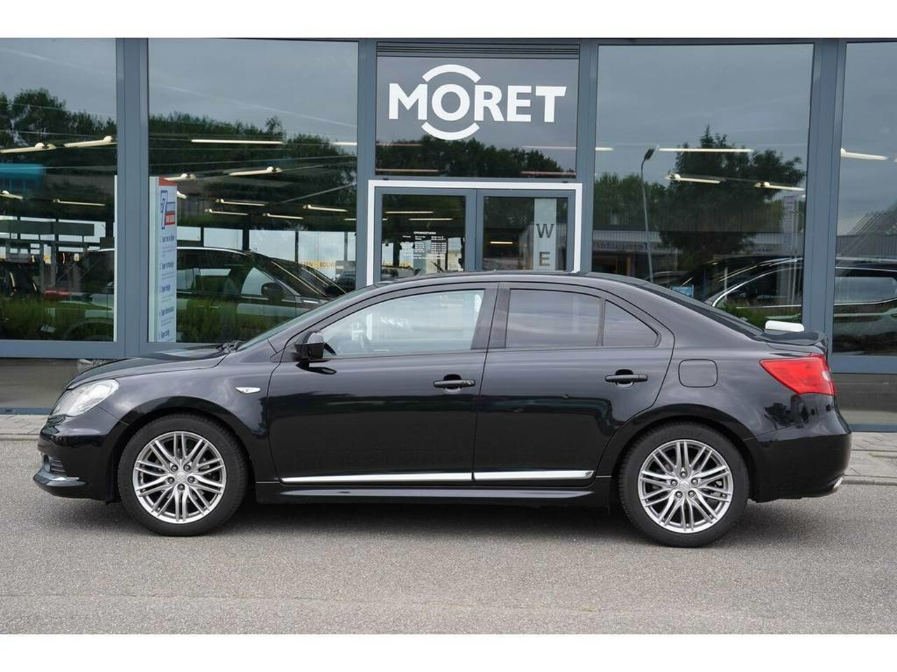 suzuki-kizashi-2-4-sport-2-4-sport.jpg
