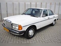 Mercedes-Benz 200-serie - 200 D
