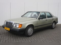 Mercedes-Benz 200-serie - 200 D