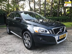 Volvo XC60 - 2.4 D5 AWD Momentum ECC, NAVI, PDC, NAP, Zeer nette auto