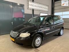 Chrysler Voyager - 2.4i SE Luxe Koppeling bijna op/ 7 persoons
