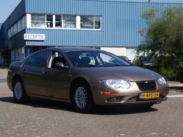 chrysler-300m-2-7i-v6-se-aut-zeer-nette-staat.jpg