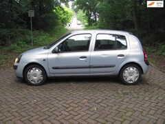 Renault Clio - 1.6-16V Privilège