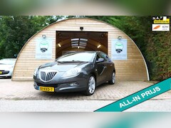 Lancia Delta - 1.6-16V Oro NAVIGATIE | CLIMA | PDC |18'' PLATINO | TREKHAAK | PDC