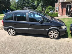 Opel Zafira - 2.2i-16V Comfort
