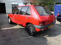 Peugeot 205 - 1.6 GR 5drs automaat apk nw bij aflevering 2021