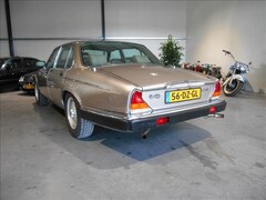 Daimler Double Six - V12